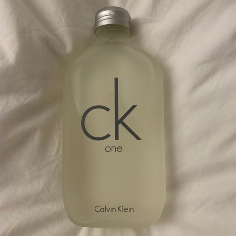 Calvin Klein CK One Unisex C o l o g n e